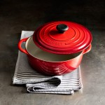 le-creuset-signature-cast-iron-round-dutch-oven-c